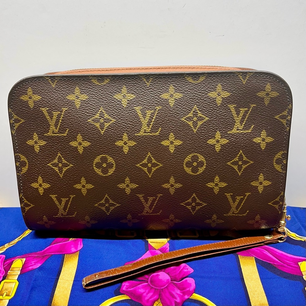 Authentic Louis Vuitton Orsay Monogram Canvas Clutch/Wristlet Vintage